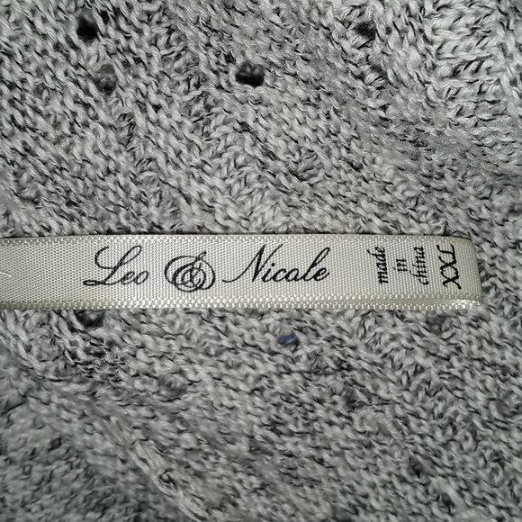 Leo & Nicole Women's Oversized Pullover Sweater, Size XXL - Picture 5 of 7